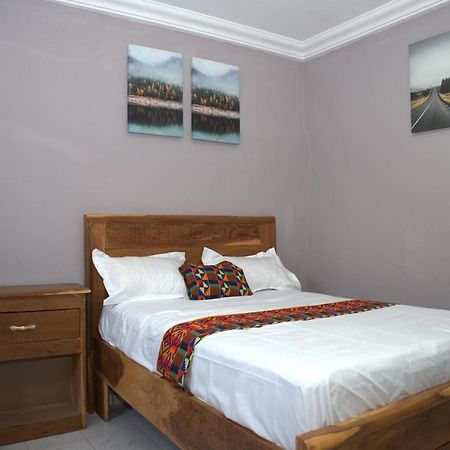 Faith And Grace Guest House Lamin Beretto Exterior foto