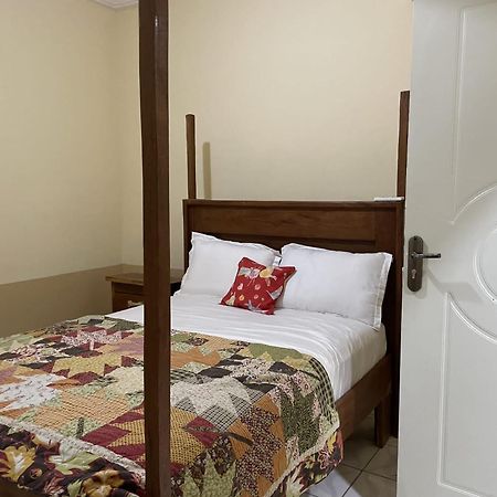 Faith And Grace Guest House Lamin Beretto Exterior foto
