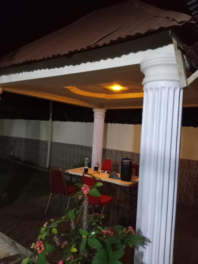 Faith And Grace Guest House Lamin Beretto Exterior foto