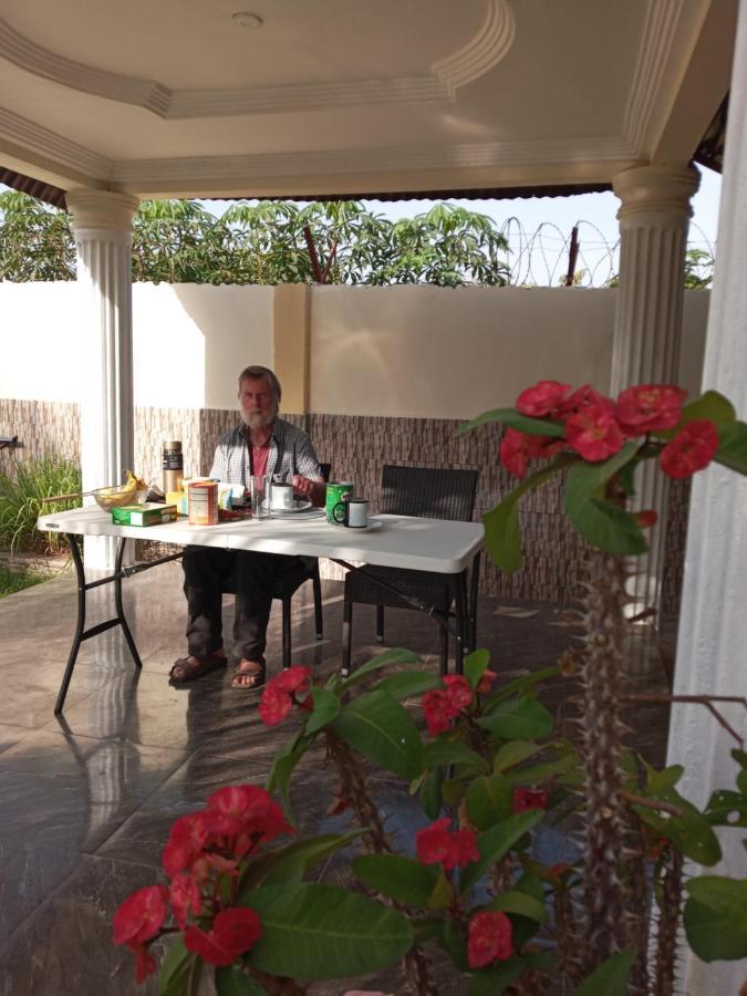 Faith And Grace Guest House Lamin Beretto Exterior foto