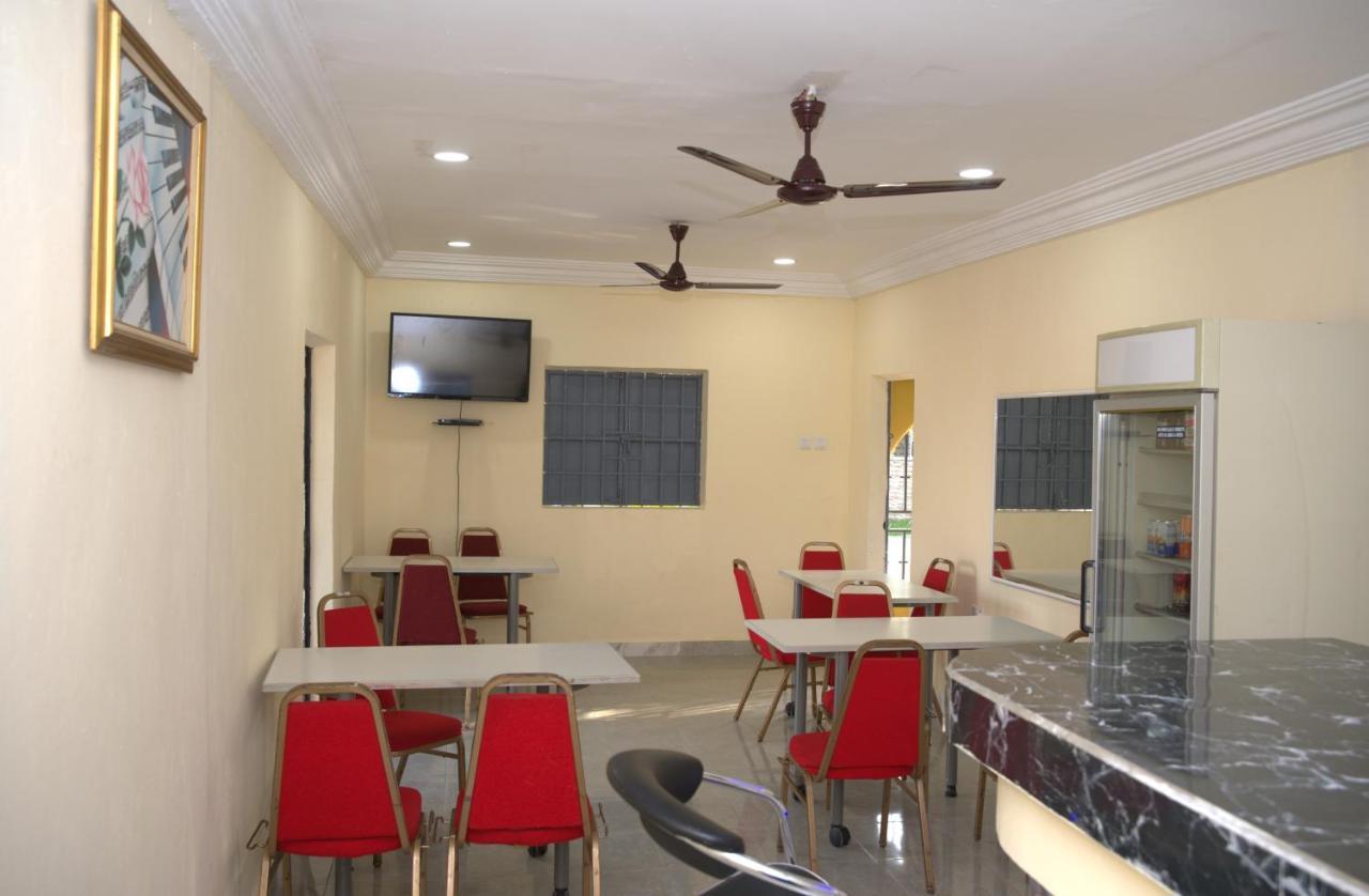 Faith And Grace Guest House Lamin Beretto Exterior foto