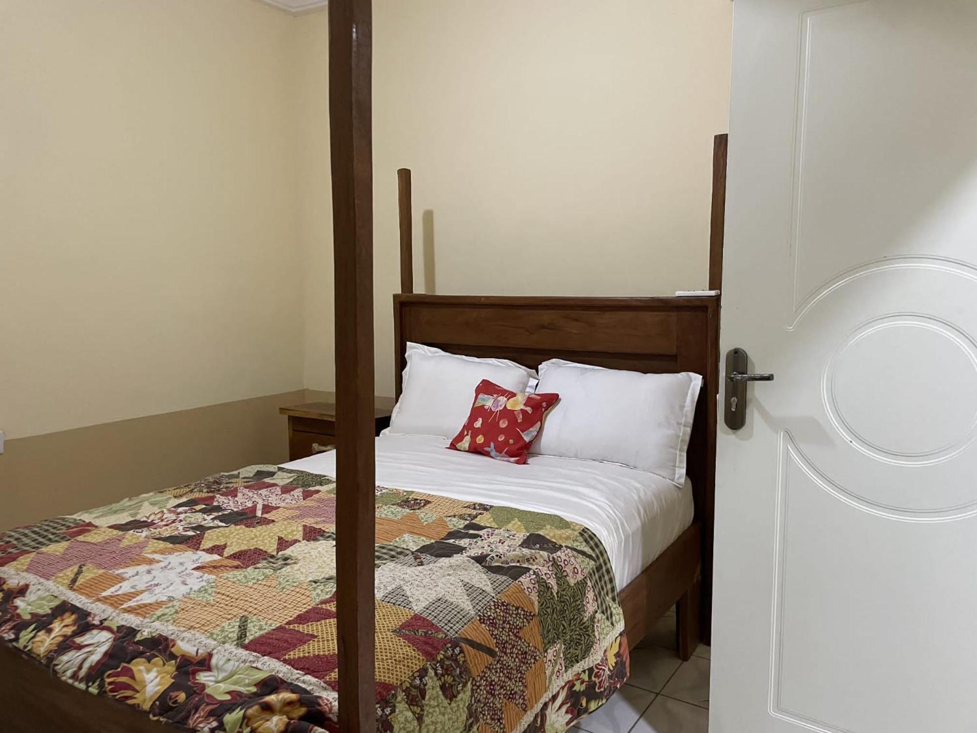 Faith And Grace Guest House Lamin Beretto Exterior foto