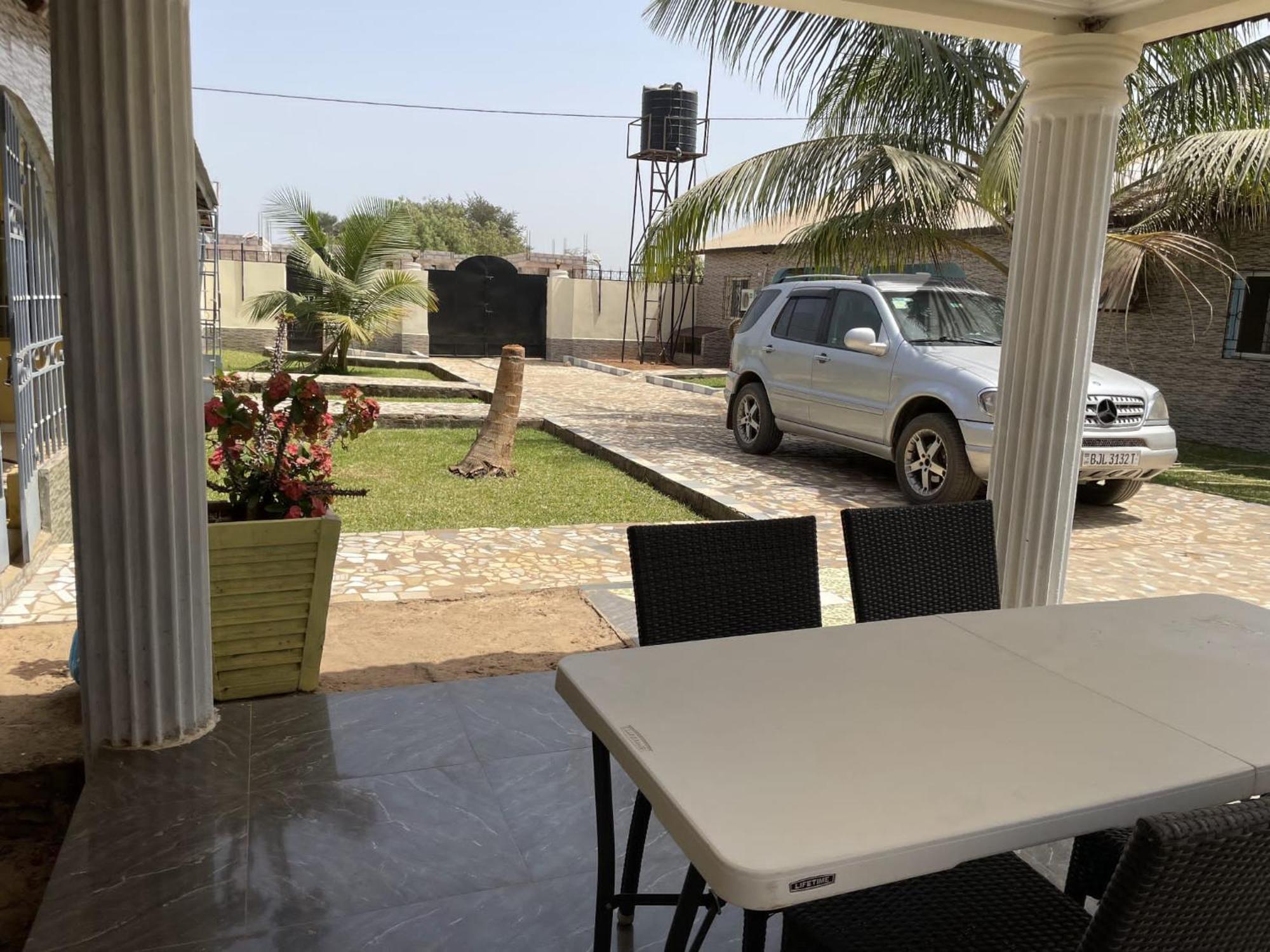 Faith And Grace Guest House Lamin Beretto Exterior foto