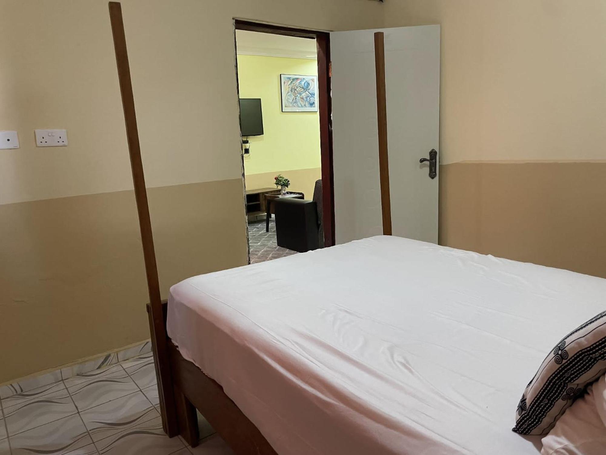 Faith And Grace Guest House Lamin Beretto Exterior foto