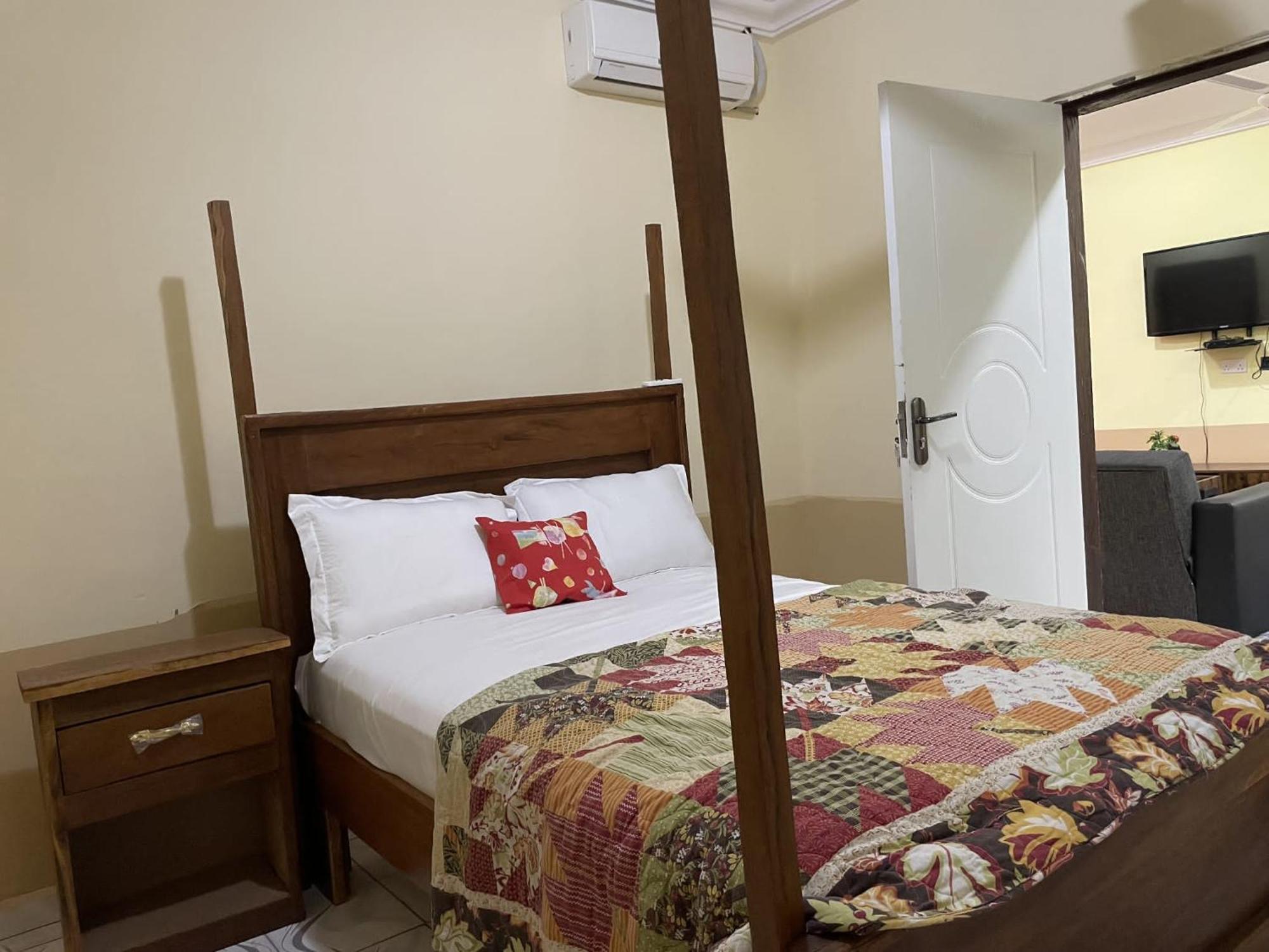 Faith And Grace Guest House Lamin Beretto Exterior foto