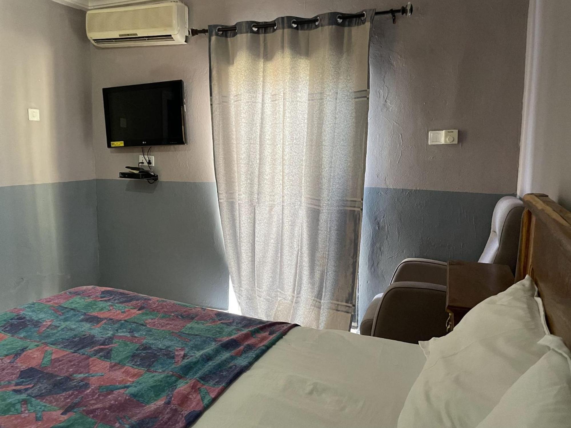 Faith And Grace Guest House Lamin Beretto Exterior foto